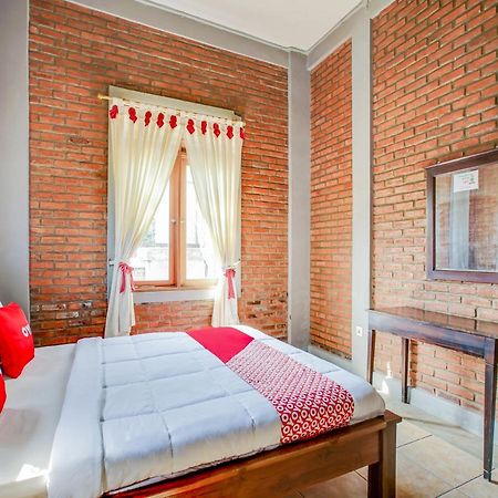 Oyo 3896 Villa Pesona Wisata Puncak Cianjur Exterior photo