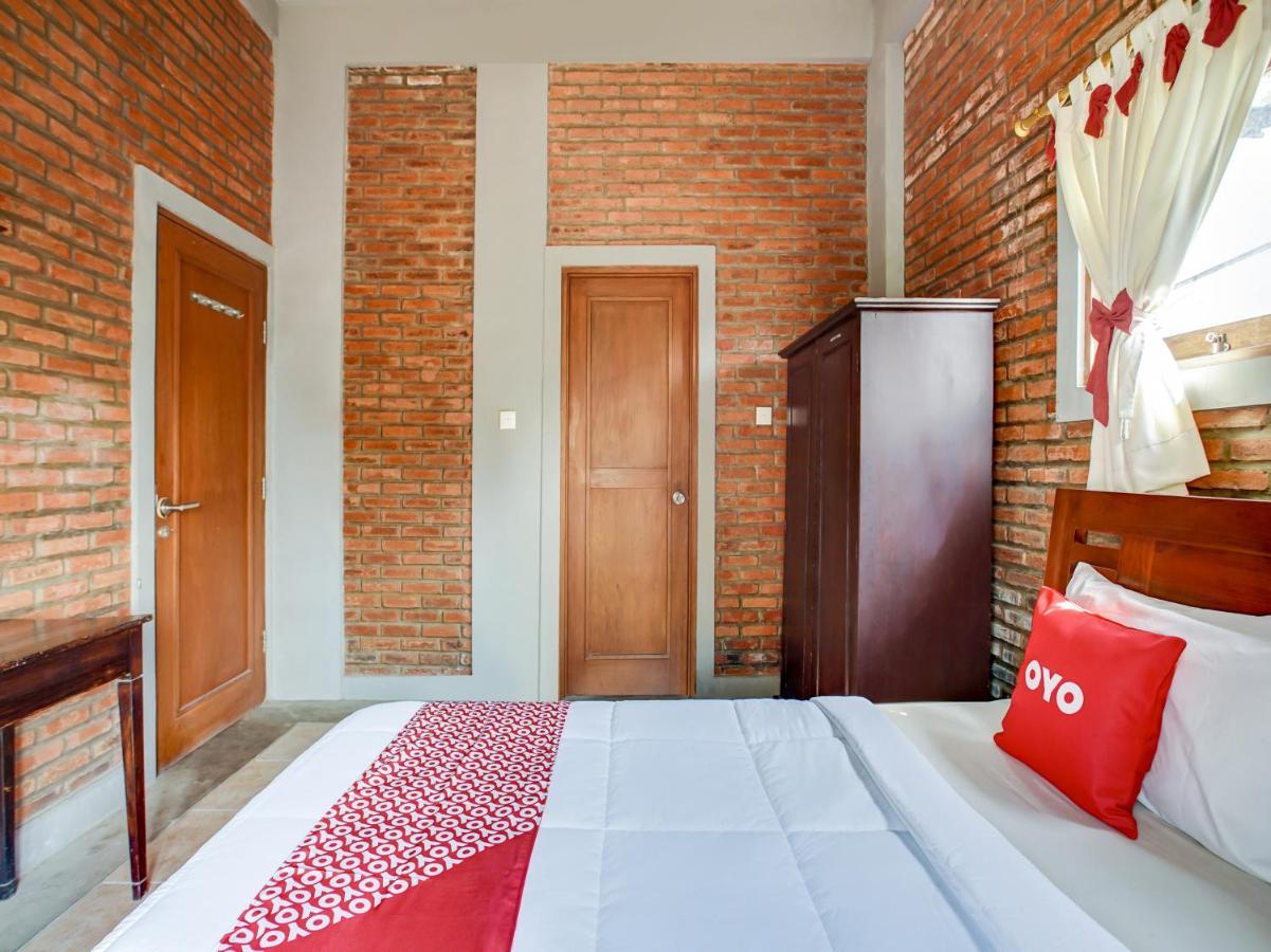 Oyo 3896 Villa Pesona Wisata Puncak Cianjur Exterior photo