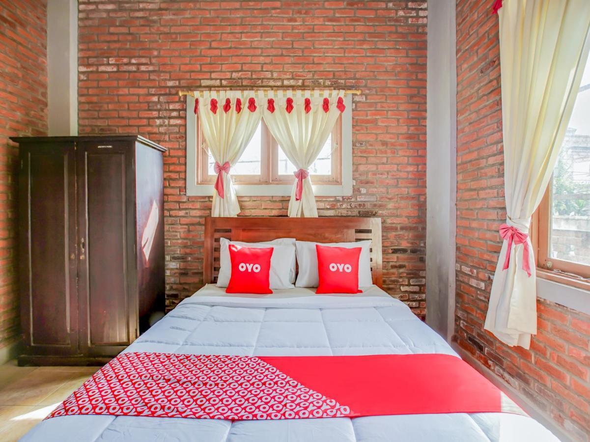 Oyo 3896 Villa Pesona Wisata Puncak Cianjur Exterior photo