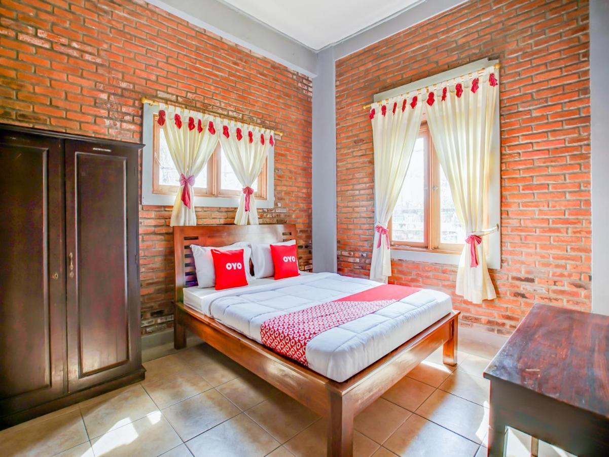 Oyo 3896 Villa Pesona Wisata Puncak Cianjur Exterior photo