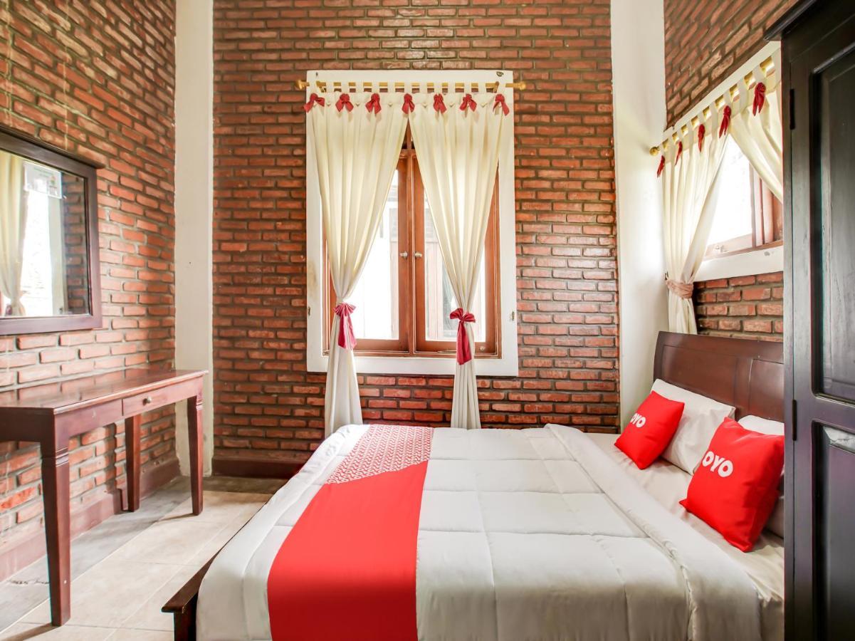 Oyo 3896 Villa Pesona Wisata Puncak Cianjur Exterior photo